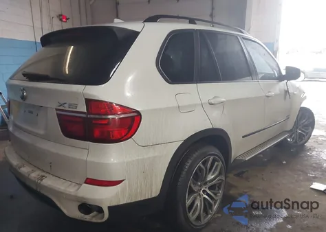 2011 BMW X5 xDrive35I/xDrive35I Premium/xDrive35I Sport Activity z USA, uszkodzony, nr VIN 5UXZV4C54BL410307